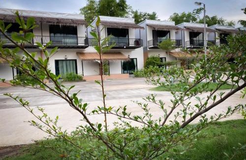 Ubon Ratchathani House | Suwi Coco Ville Resort