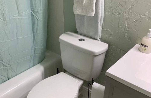 Ponca City House | Suzanne's Cheerful 2 Bedroom in Ponca City WiFi