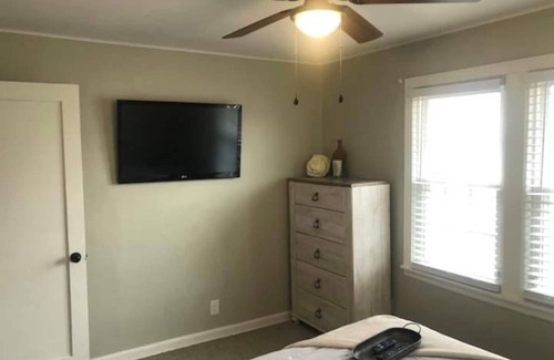 Ponca City House | Suzanne's Cheerful 2 Bedroom in Ponca City WiFi