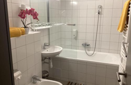 Sostogyogyfurdo Bed & Breakfast | Svájci Lak Panzió