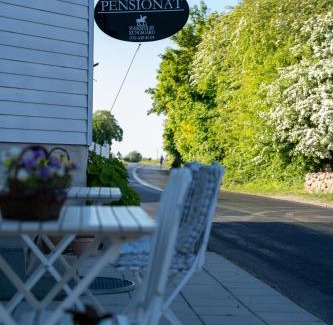 Kivik Bed & Breakfast | Svabesholms Kungsgårds B&B och Pensionat Stenshuvud