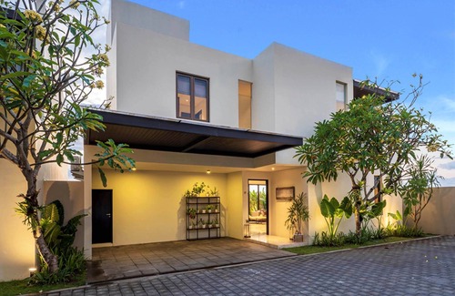 Ketewel Villa | Svarga 3 Bedrooms Brand New Stylish Villa With Private Pool & Private Study Room