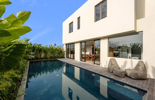 Ketewel Villa | Svarga 3 Bedrooms Brand New Stylish Villa With Private Pool & Private Study Room