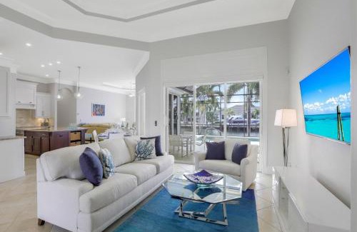 Marco Island House | SW exposure home on wide canal with pool and spa