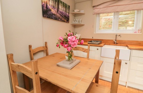 Swainby Cottage | SWAINBY COTTAGE, pet friendly, character holiday cottage in Swainby