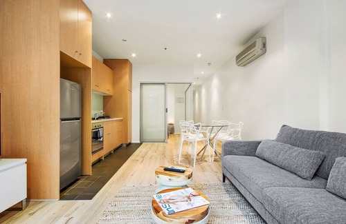 Adelaide Central Business District Apartment | Swainson on Bent - 1.14