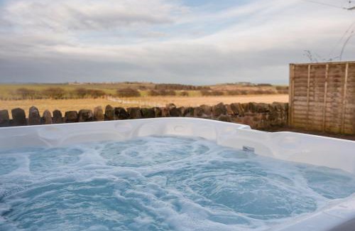 Berwick-upon-Tweed House | Swallow's Nest, farm get away with hot tub