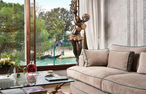 Santa Croce Apartment | Swan DolceVita Prestige Stay - Canal View & Exclusive Experience