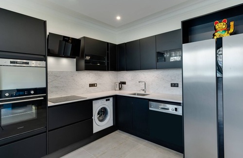 Annecy Old Town Apartment | Swan Lake - Design apartment facing Lake Annecy