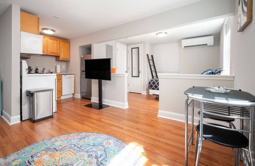 Downtown Apartment | Swanky Studio in Downtown Silver Spring | Walk to Metro, Dining, & DC