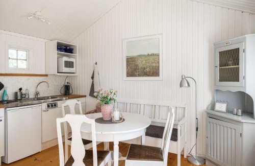 Lilla Beddinge House | Swedish log house at Kvarnviks Gård
