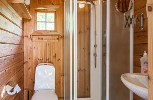 Lilla Beddinge House | Swedish log house at Kvarnviks Gård