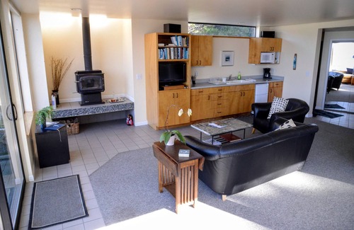 Little River Apartment | SWEEPING OCEAN FRONT VIEW, PRIVATE & SECLUDED - Cove Suite