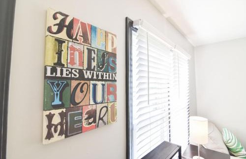Bowling Green House | Sweet 1BR 1BA 5 min to lake 20 min to downtown CLT