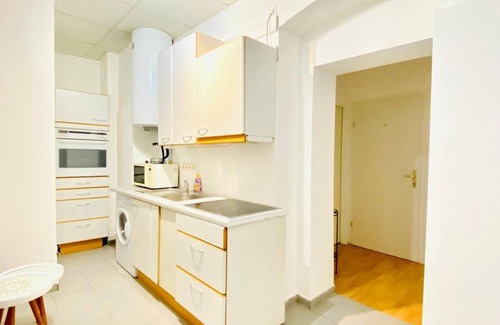 Liesing Apartment | Sweet 3BR Apt in a Quiet Neighborhood