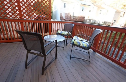 Germantown House | Sweet & Beautiful Spacious Town House - A home away from home