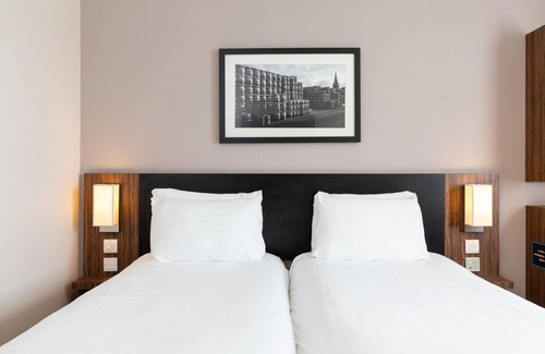 Dunfermline Hotel | Sweet Chestnut, Dunfermline by Marston's Inns