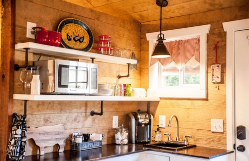Dripping Springs Cabin | SWEET HILL COUNTRY CABIN in the PERFECT location; Sleeps 4-5
