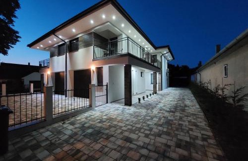 Balatonszarszo Apartment | Sweet Home Apartman