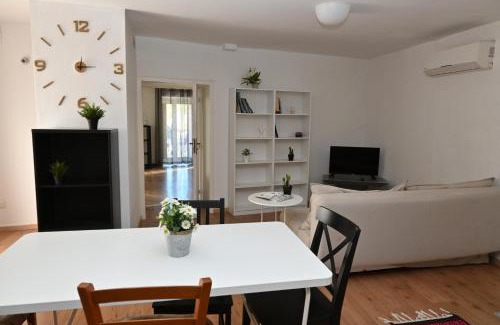 Capua Apartment | Sweet Home