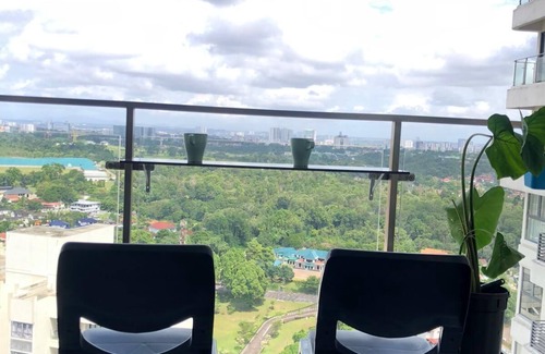 Central District Condo | Sweet Home Stay (29F, 3 bedroom, 3 bath room, Golf course view)