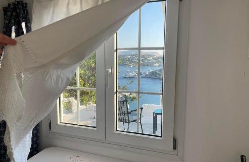 Panteli House | Sweet home with two beds -one single room- with beautiful view!