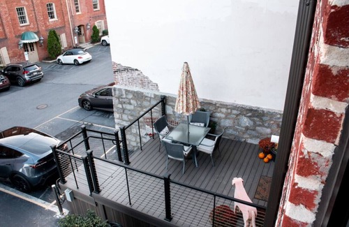 Lancaster Apartment | Sweet Lancaster Apt. B