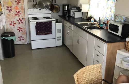 Port Sheldon Cottage | Sweet little cottage in prime location
