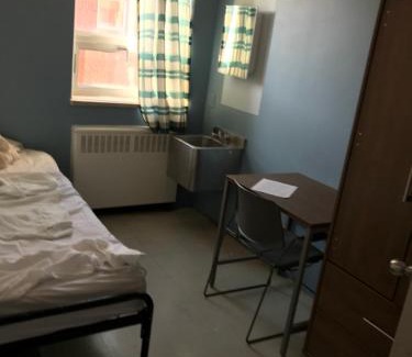 Cote-Des-Neiges—Notre-Dame-De-Grace Apartment | Sweet Montreal room