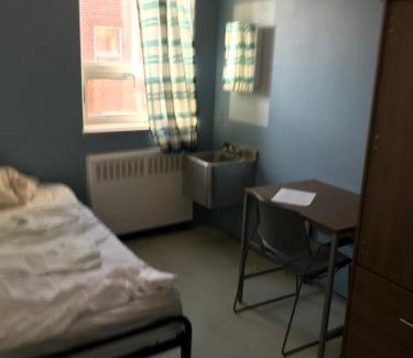 Cote-Des-Neiges—Notre-Dame-De-Grace Apartment | Sweet Montreal room