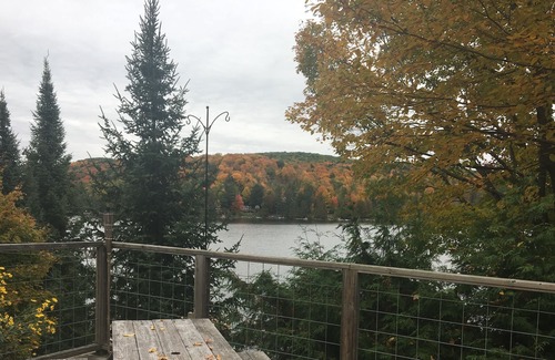 La Peche Cottage | Sweet Retreat Loft Cottage with stunning lake view