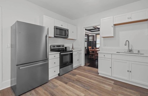 Frankfort House | Sweet Retreat Summary