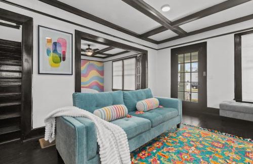 Frankfort House | Sweet Retreat