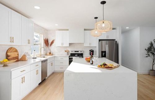 Cox Heights House | Sweet Serenity-Private Pool-8 Mins to Old Town