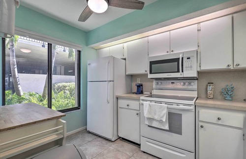 Palma del Mar Condo | Sweet Snowbird Escape ~ 2 Mi to St Pete Beach
