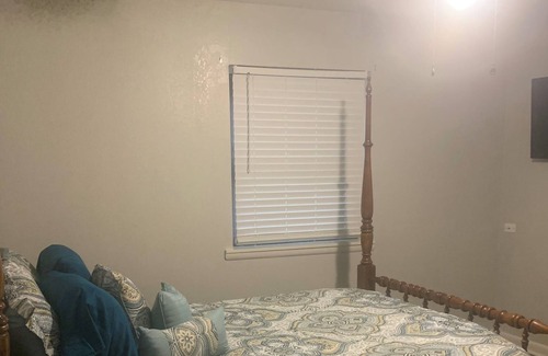 Prairie Grove House | Sweet Summit house! Clean, cozy, quiet and close to everything! 20 min to U of A