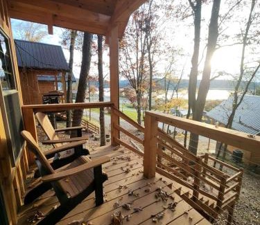 Scio House | Sweet Tree Cabin with Grill Overlooking the Lake in Ohio