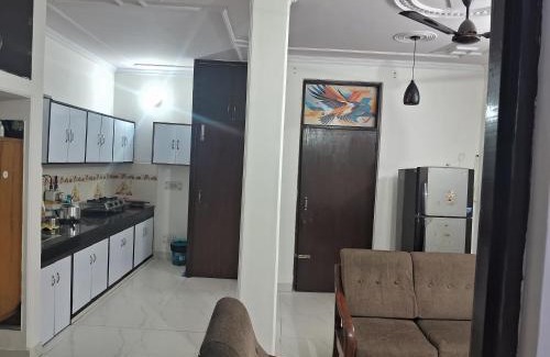 South West Apartment | Sweet Two Bed Room Set