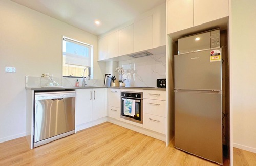 Sunnyhills House | Sweet two bedrooms home in Pakuranga