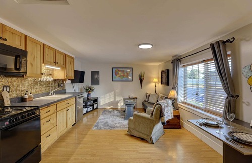 Sheridan Apartment | Sweet Wyoming Suite, Centrally located Stay + Wifi