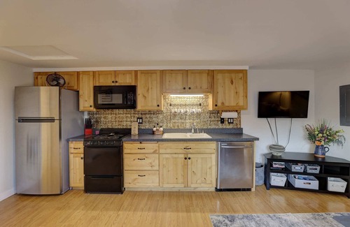 Sheridan Apartment | Sweet Wyoming Suite, Centrally located Stay + Wifi