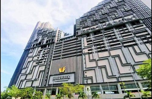 Taman Melaka Raya Apartment | SweetLavenderLovely#SeaView#Privatebathtub#Netflix#FreeParking#OneHall&OneRoomWithBalconys#ImperioResidence