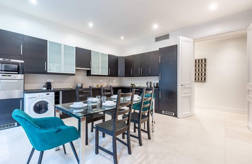 Champs-Elysees Apartment | Sweett | Cerisoles III