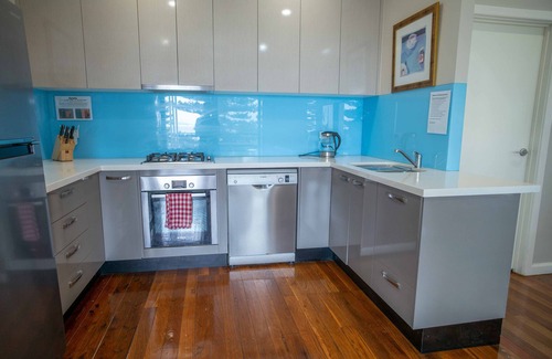 Macmasters Beach Cottage | Swells - Beach Front