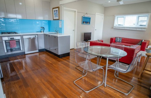 Macmasters Beach Cottage | Swells - Beach Front