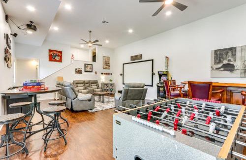 Bella Vista House | Swim and Boat Docks Lakefront Gem in Bella Vista!