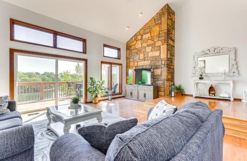 Bella Vista House | Swim and Boat Docks Lakefront Gem in Bella Vista!