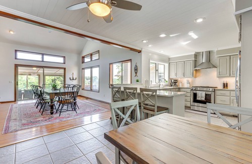 Bella Vista House | Swim & Boat Docks: Lakefront Gem in Bella Vista!