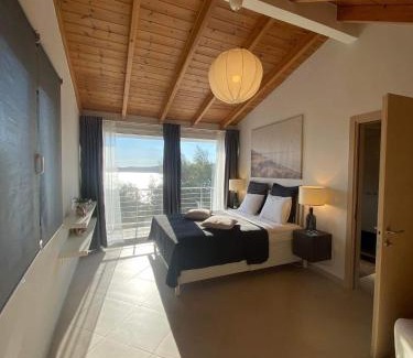 Lavreotiki Villa | Swim on a private beach