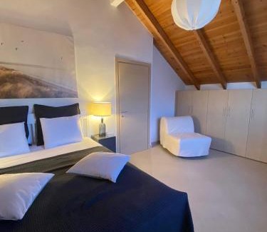 Lavreotiki Villa | Swim on a private beach